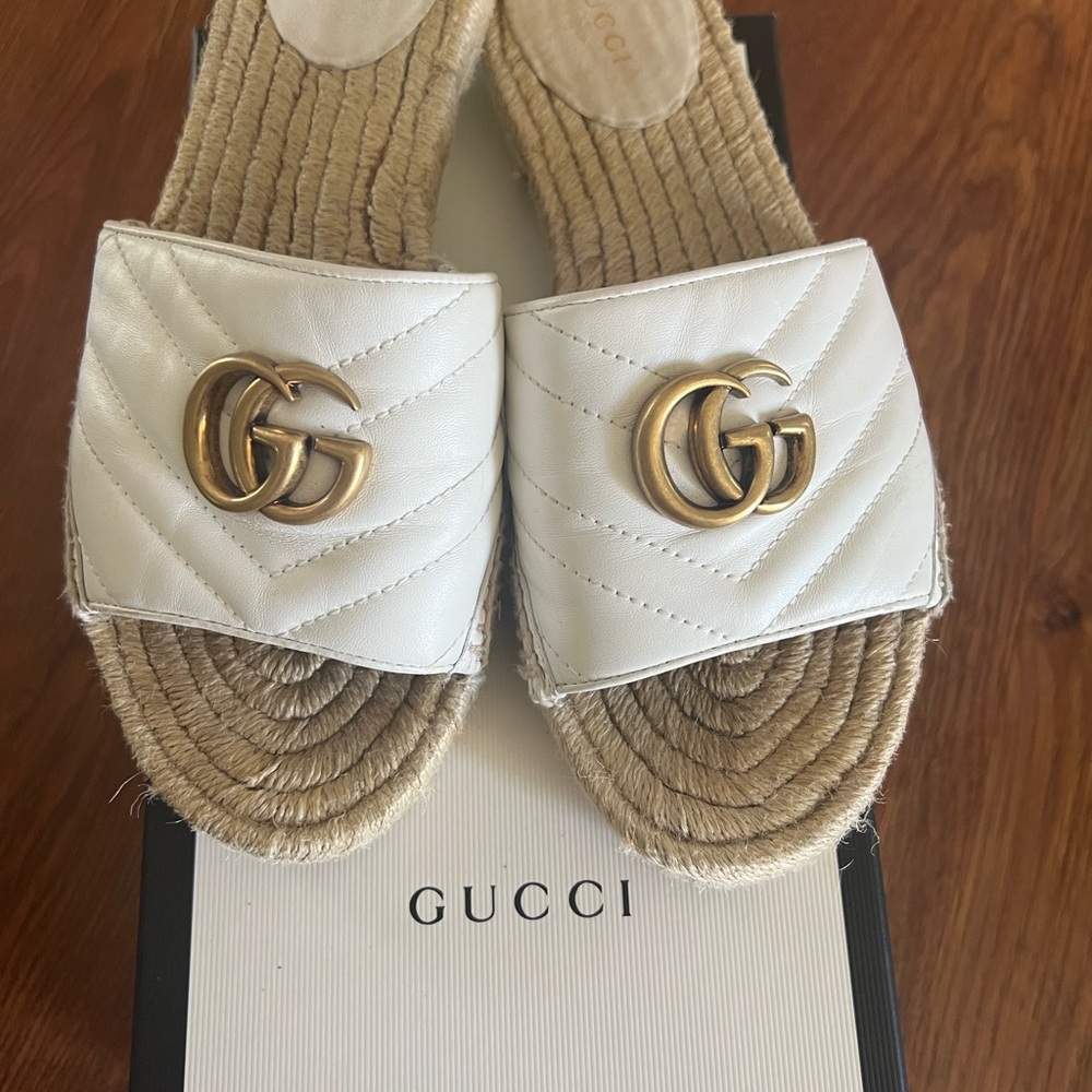 Gucci Cream Espadrille Sandals with Gold Logo